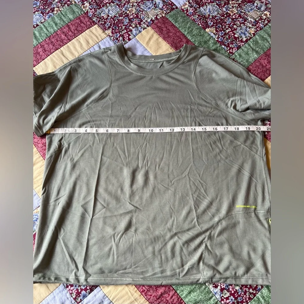 Lululemon Lightweight Cinched Hem Hiking T-Shirt - 
Laurel Green - Picture 8 of 9